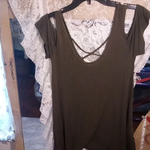 CUT out, criss cross back top - Picture 6 of 7